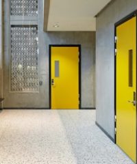 Wooden door (T48, T65)